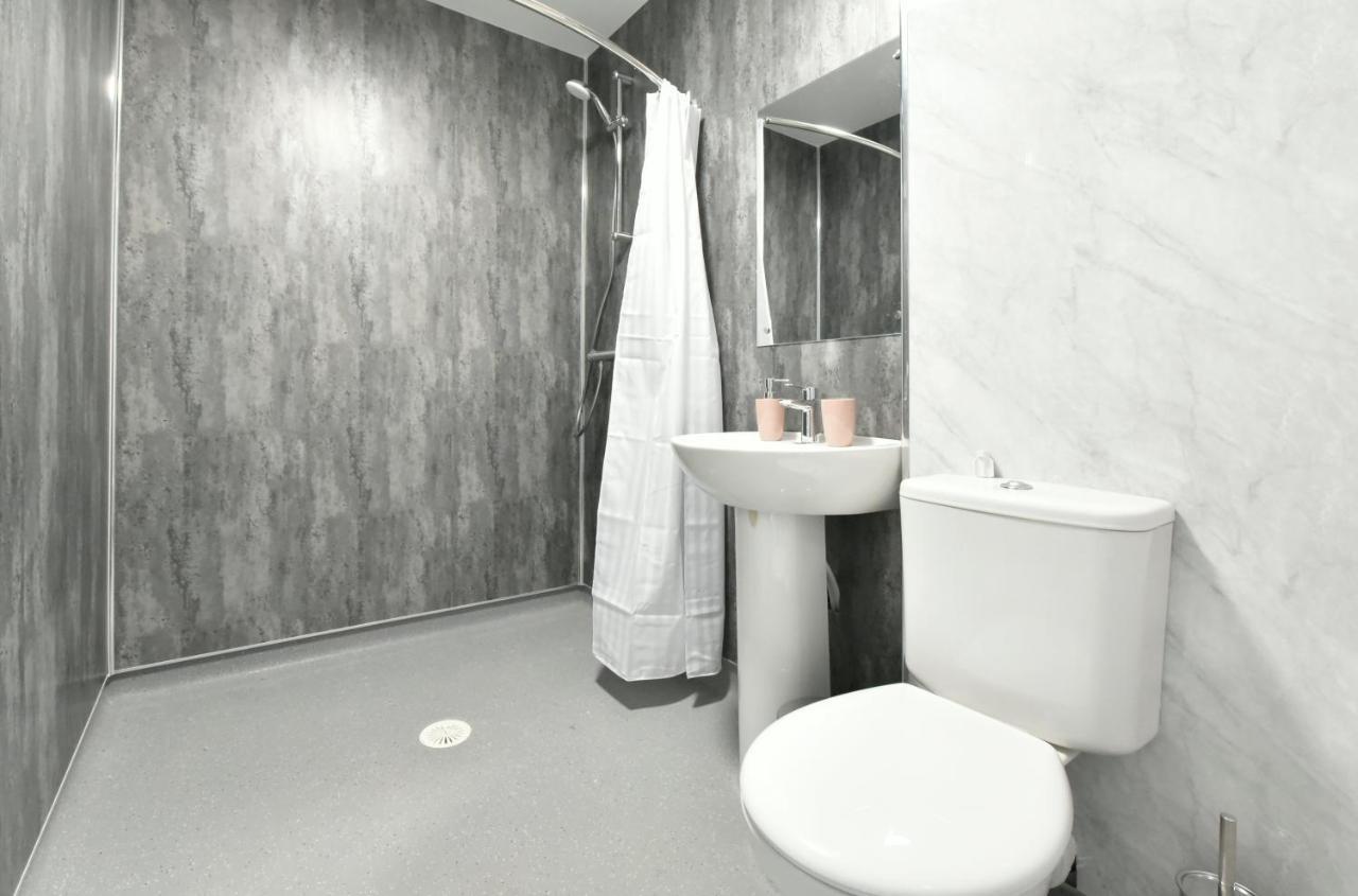 The Breath Taking Cube Aparthotel Pontefract Luaran gambar